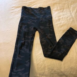 Spanx camo leggings - M